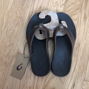 OluKai Men’s Alania Flip Flops
